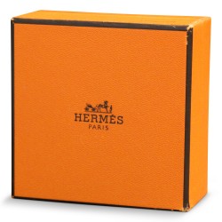 爱马仕巴黎的\"大象\"手镯。